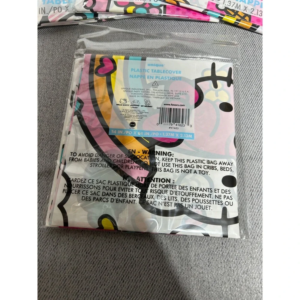 Sanrio Tablecover 4 Pack 54x84 Multicolor Hello Kitty and Friends Plastic Party